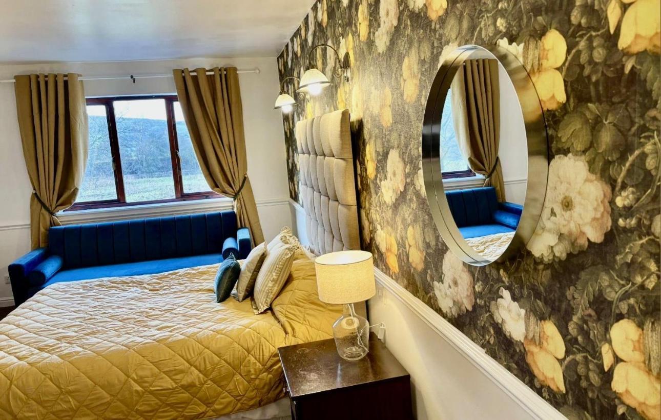 The Old Stone Trough Country Hotel Kelbrook Екстер'єр фото