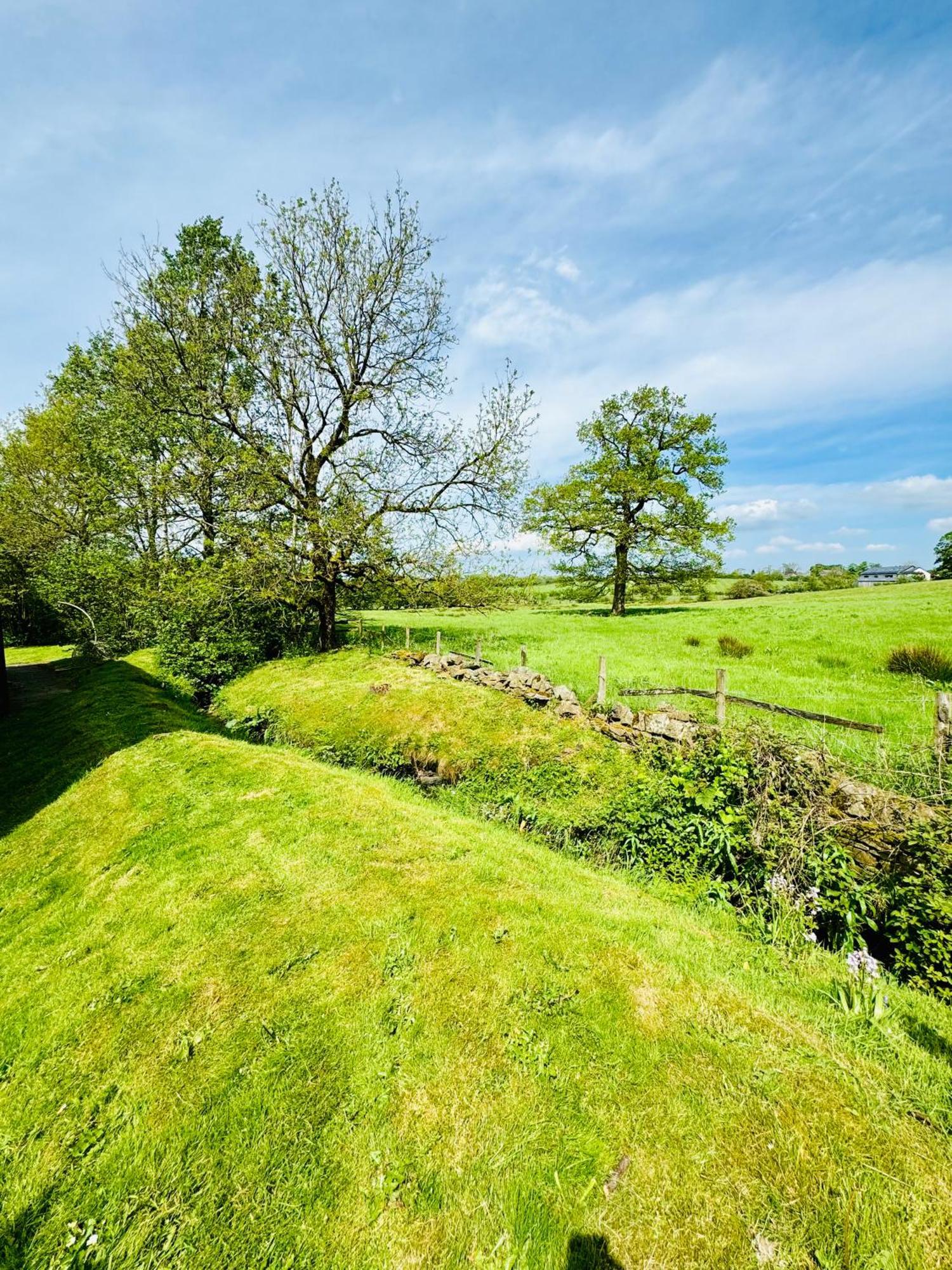 The Old Stone Trough Country Hotel Kelbrook Екстер'єр фото