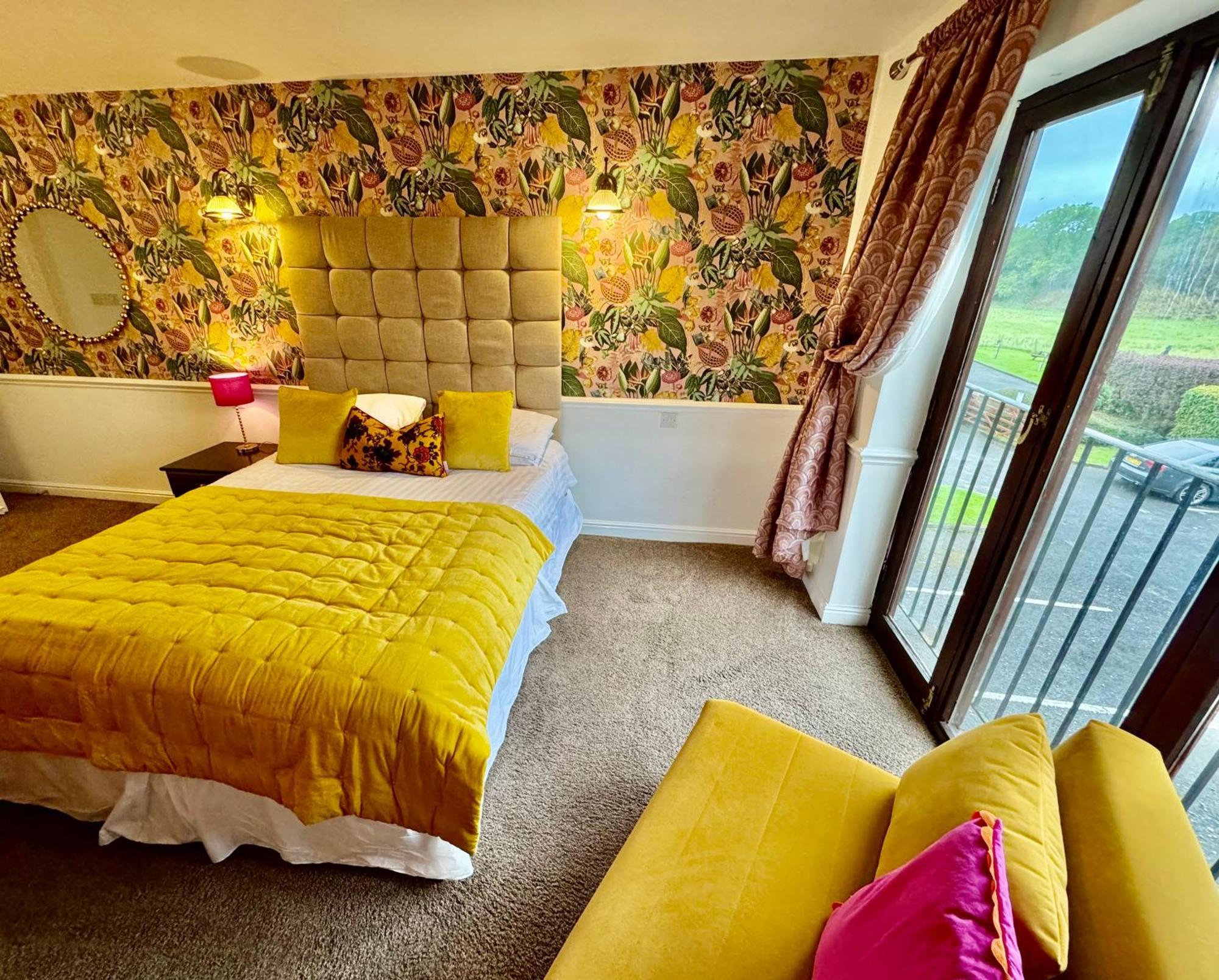 The Old Stone Trough Country Hotel Kelbrook Екстер'єр фото